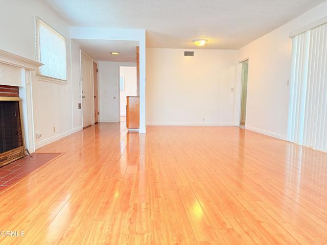 9721 Emperor Avenue, Arcadia CA: https://media.crmls.org/mediaz/716d426d-80b3-412c-8549-a6cdea22a572.jpg