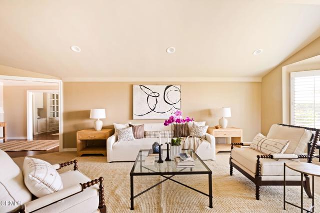 919 Willow Springs Lane, Glendora CA: https://media.crmls.org/mediaz/716e336e-131d-41b5-9529-8a24a9f7ef0d.jpg