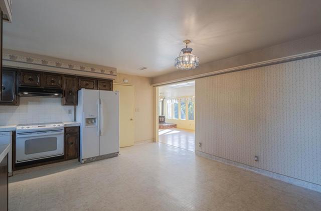217 Iris Drive, Salinas CA: https://media.crmls.org/mediaz/716ece2b-663b-47b6-b001-22047b39f1b6.jpg