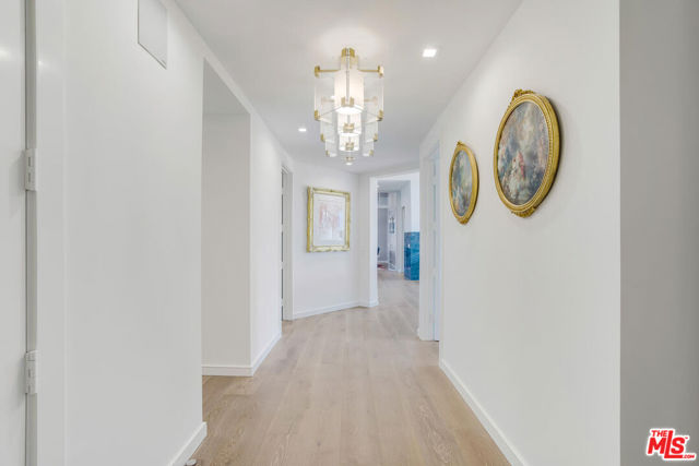 10100 Empyrean Way, Los Angeles CA: https://media.crmls.org/mediaz/716f4f32-ce81-4818-b2f4-3c806e57f8fa.jpg