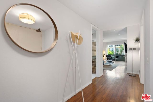 306 Bora Bora Way, Marina del Rey CA: https://media.crmls.org/mediaz/716f602e-12af-4872-a4e9-87467ac56477.jpg