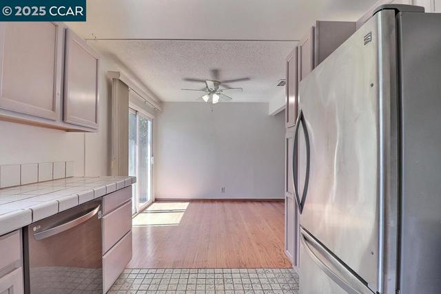2465 Buena Vista Ave, Walnut Creek CA: https://media.crmls.org/mediaz/716fe2f1-9cac-44d8-b638-5333c9a1d07e.jpg