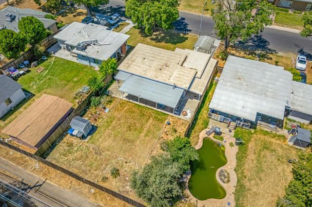 312 Oakshire Avenue, Modesto CA: https://media.crmls.org/mediaz/7170106c-0465-4c40-9aa6-b78a9848a666.jpg