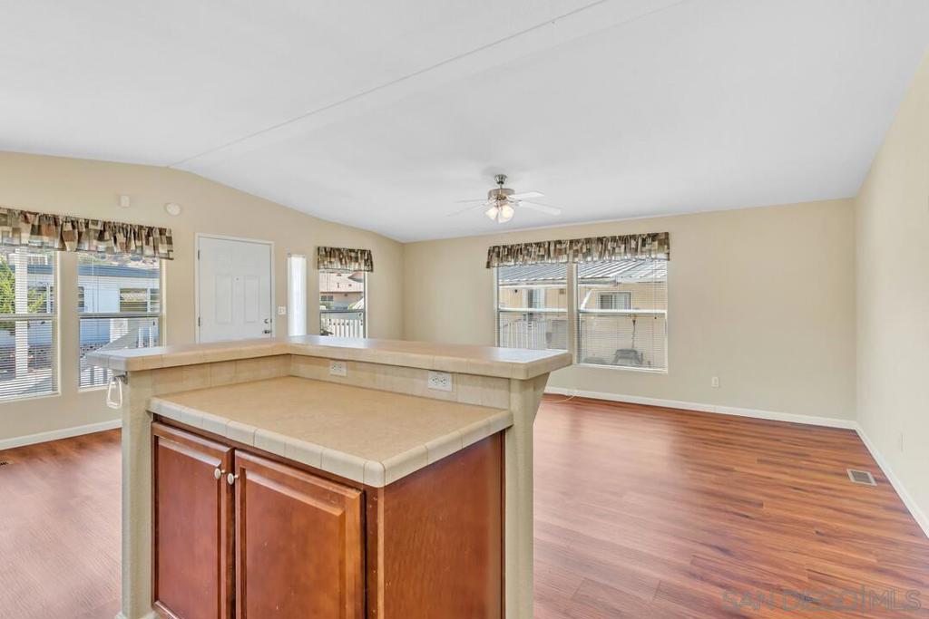 MLS #250039020SD image #12