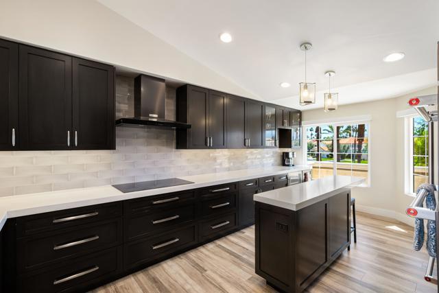 291 Vista Royale W Circle, Palm Desert CA: https://media.crmls.org/mediaz/7172a7d7-f9cd-401c-a17b-a3e9dfa02f44.jpg