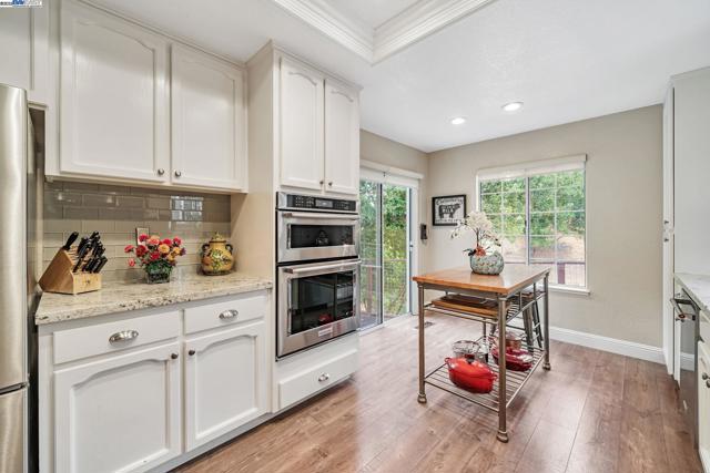 47 Summer Hill Court, Danville CA: https://media.crmls.org/mediaz/7172c33d-e944-401a-98c0-bc9f7dcb5a2f.jpg