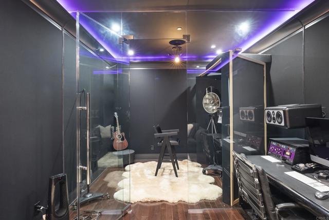 Detail Gallery Image 35 of 40 For 6853 Rancho Valencia Rd., Rancho Santa Fe,  CA 92067 - 9 Beds | 11/2 Baths