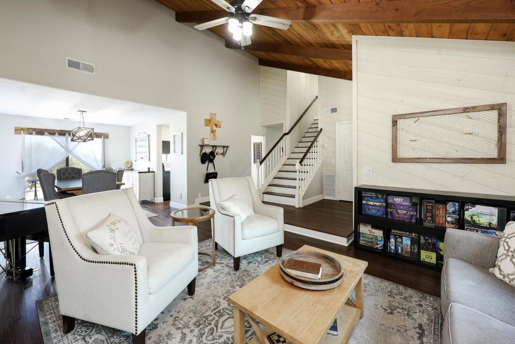 2129 Avenida Del Cielo