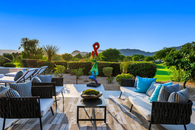 160 Kiva Drive, Palm Desert CA: https://media.crmls.org/mediaz/7173742c-3db3-4fa6-adfc-c534c63bcdb0.jpg