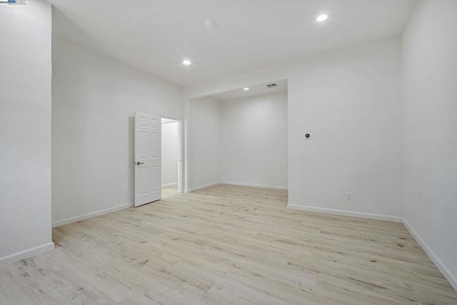 3920 Gravenstein Hwy, Sebastopol CA: https://media.crmls.org/mediaz/71738e14-e428-4861-8e63-20321b6ba4f8.jpg