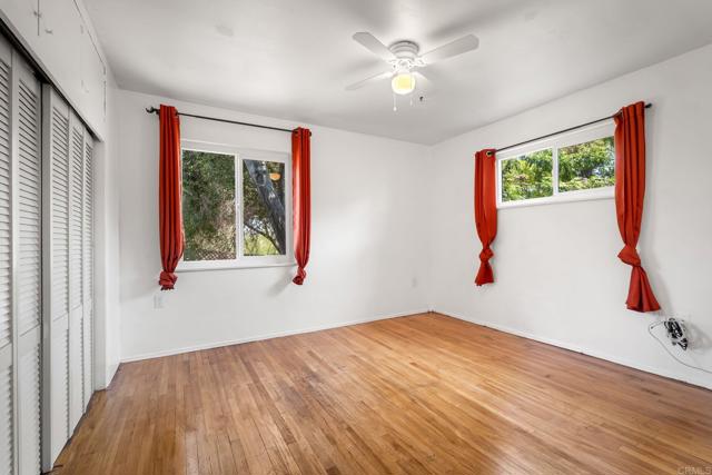 406 26 S Grape St, Escondido CA: https://media.crmls.org/mediaz/71744235-575b-481a-a1f1-16871fd1745c.jpg