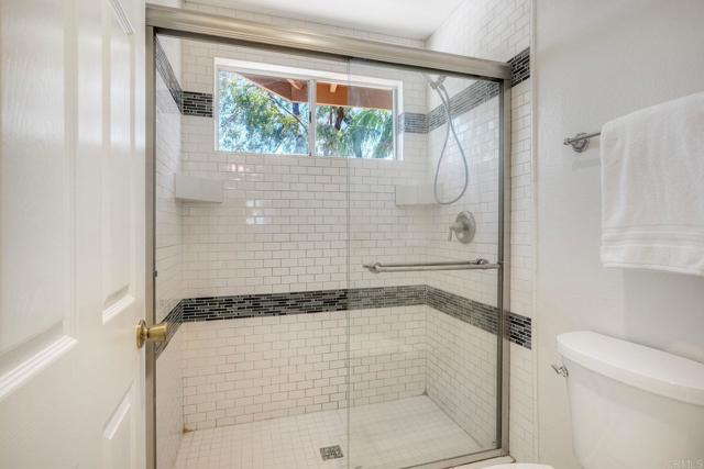 Detail Gallery Image 22 of 39 For 3369 Tournament Dr, Oceanside,  CA 92056 - 5 Beds | 3 Baths