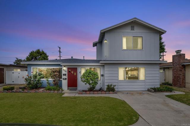 834 Oaklawn Ave A&B, Chula Vista CA: https://media.crmls.org/mediaz/7176bed8-fa2b-455a-83d7-2e4c15f4a48d.jpg