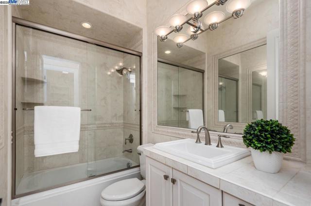 1569 Via Di Salerno, Pleasanton CA: https://media.crmls.org/mediaz/7176eec7-64ca-4d32-af77-cd88fd3be816.jpg