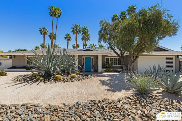 1186 S San Joaquin Drive, Palm Springs CA: https://media.crmls.org/mediaz/7177017f-3ca8-4350-81f4-9c4d29a5ac8c.jpg