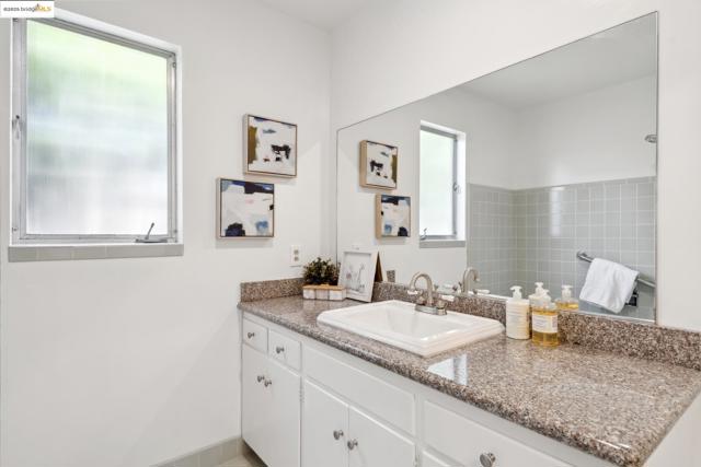 6824 Wilton Dr, Oakland CA: https://media.crmls.org/mediaz/7177937a-a574-4aff-95d0-f916523fde04.jpg