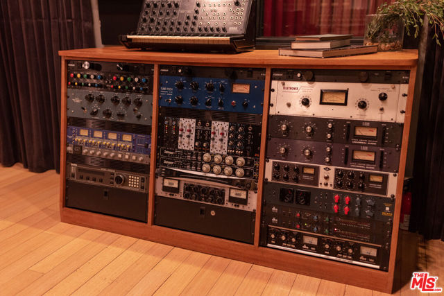 7650 Curson Terrace, Los Angeles CA: https://media.crmls.org/mediaz/7178369f-7038-4abe-9cde-ca88582a4b8f.jpg