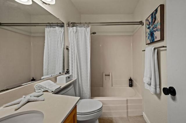 3095 Marina Drive, Marina CA: https://media.crmls.org/mediaz/71790b0f-4e0d-4f1c-8f45-4107cb60f45d.jpg