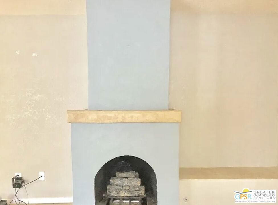 https://media.crmls.org/mediaz/71792b12-5f43-4120-9c9a-2b306170420d.jpg?preset=X-Large