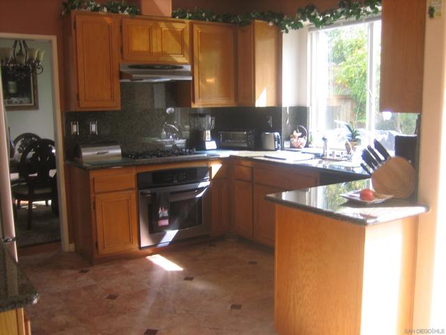 11342 Village ridge Rd, San Diego CA: https://media.crmls.org/mediaz/71797b55-d059-404d-a113-ccf6a0ad60ff.jpg