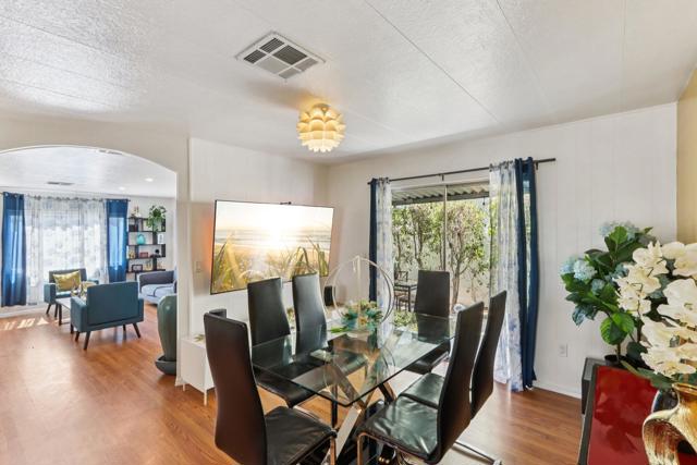 252 Lei Drive, Palm Springs CA: https://media.crmls.org/mediaz/7179fd22-3307-4a9b-ba70-5947317dfc4b.jpg