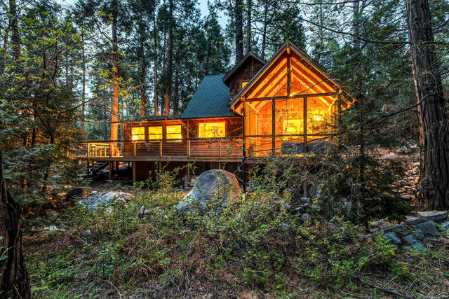 26299 Tahquitz Drive, Idyllwild CA: https://media.crmls.org/mediaz/717ab16d-eac1-4a5e-907e-04b0f057d9ea.jpg