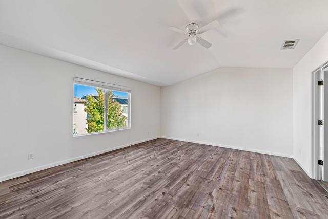 9748 Collie Way, Elk Grove CA: https://media.crmls.org/mediaz/717ab9a4-80ed-4e26-966d-8bf494bed33d.jpg