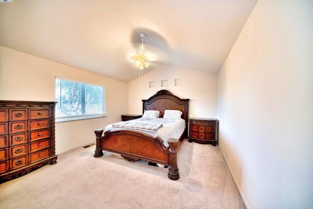 4516 Old Mill Ct, Salida CA: https://media.crmls.org/mediaz/717b0e73-1eb9-4bd2-9e71-6a75fca2e378.jpg