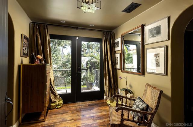6977 Las Colinas, Rancho Santa Fe CA: https://media.crmls.org/mediaz/717c52fc-c773-49a2-bc5c-611d9e5d42a5.jpg