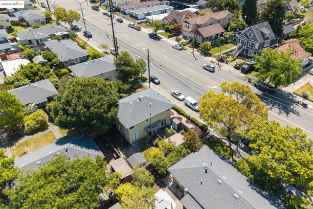 317 Pacific, Alameda CA: https://media.crmls.org/mediaz/717d8e83-0fc5-4690-8da1-f06599a88db7.jpg
