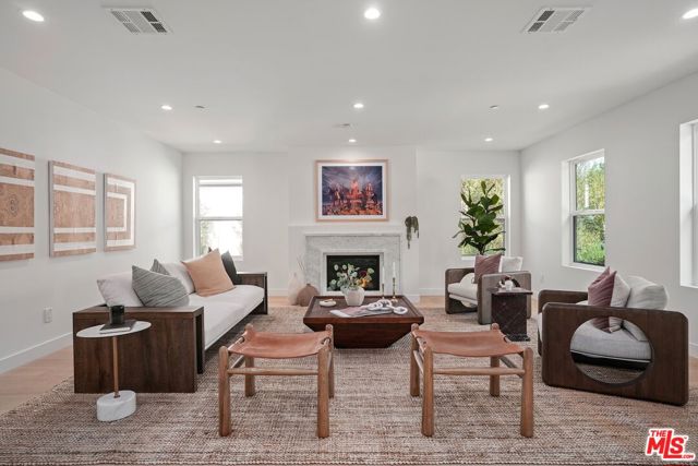 Image 3 of 29 For 4525 Greenbush Avenue