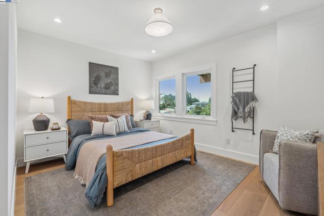 1129 WELLINGTON STREET, Oakland CA: https://media.crmls.org/mediaz/717dfc41-3f04-40b8-9a18-28e7f38575a5.jpg