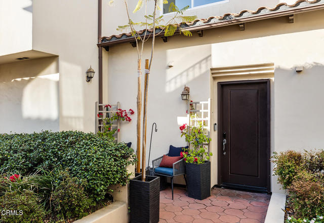 Details for 5753 White Oak Ave  7, Encino, CA 91316