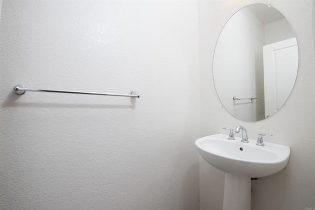 Detail Gallery Image 12 of 35 For 1811 Lime Ct #9,  Chula Vista,  CA 91913 - 2 Beds | 2/1 Baths