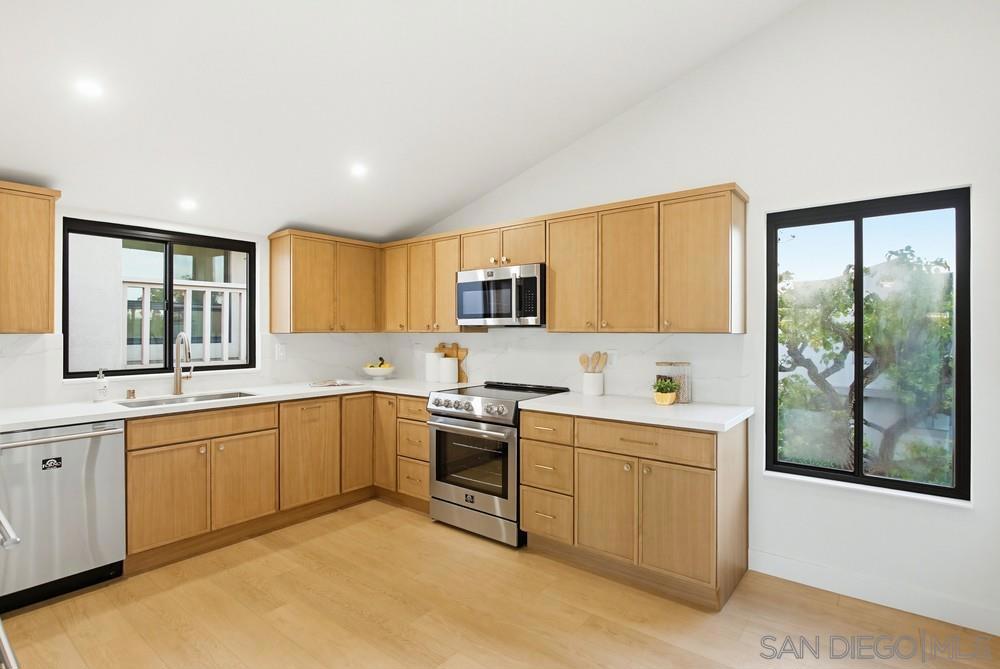 585 Sierra Ave - photo 8