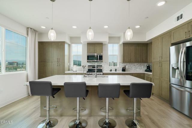 Detail Gallery Image 2 of 31 For 2850 Wagon Wheel Rd #402,  Oxnard,  CA 93036 - 3 Beds | 2/1 Baths