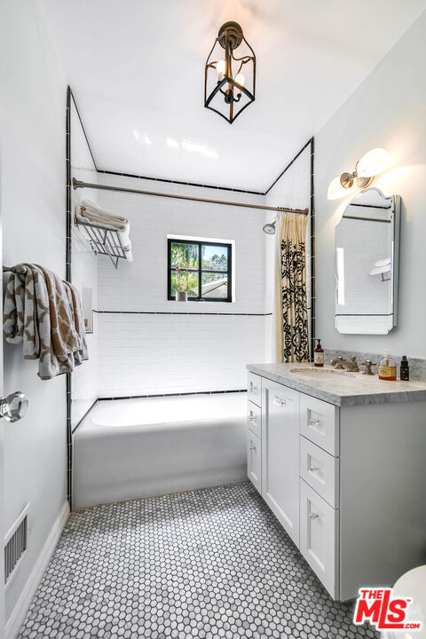 4150 Elmer Avenue, Studio City CA: https://media.crmls.org/mediaz/717f9b48-f149-4081-a2f8-e1ff5fd57dea.jpg