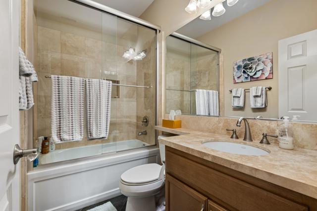 81945 Golden Star Way, La Quinta CA: https://media.crmls.org/mediaz/718062ee-3b49-477d-b244-7685f3e943d6.jpg