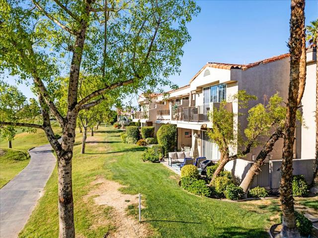 55347 Winged Foot, La Quinta CA: https://media.crmls.org/mediaz/718101a7-11d9-4341-862c-f0ee08732fb8.jpg