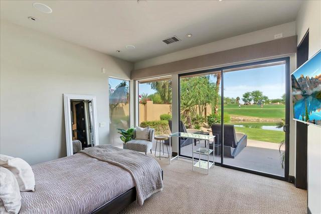 72 Royal Saint Georges Way, Rancho Mirage CA: https://media.crmls.org/mediaz/71810559-e34c-493b-960e-9232fb2e2b9c.jpg