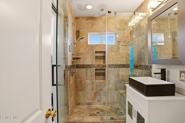 16-HM-2423-Huntington-Ln-Interior 16-HM-2423-Huntington-Ln-Interior