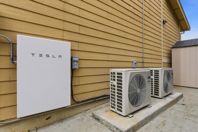 1129 Foxhurst Way, San Jose CA: https://media.crmls.org/mediaz/7181faf4-5e3f-4197-a2ac-b1a891ced103.jpg