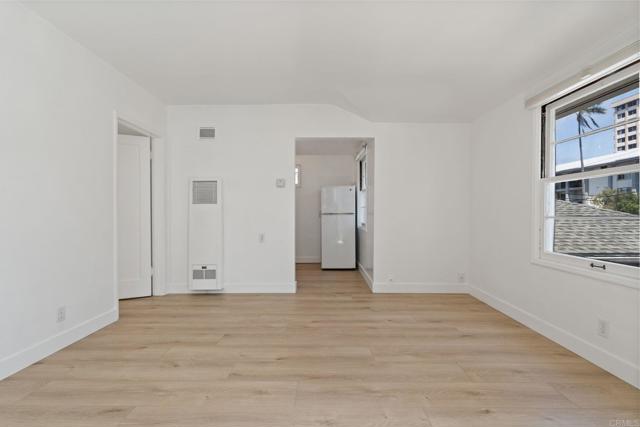 Image 17 of 23 For 211 Walnut Avenue