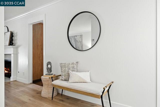 742 Wesley Way, Oakland CA: https://media.crmls.org/mediaz/718282a9-b6c6-4787-9971-ffb63445d286.jpg