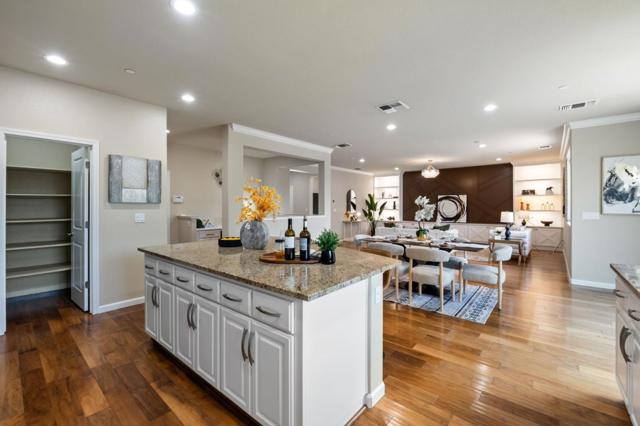 Image 13 of 62 For 32210 Regents Boulevard