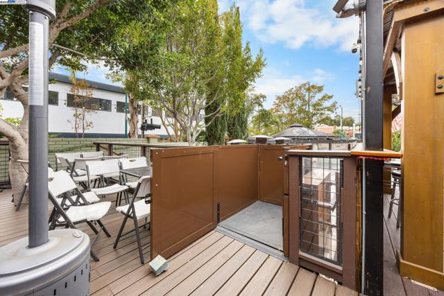 22519 Main St, Hayward CA: https://media.crmls.org/mediaz/7183ee64-cc41-48d0-ad0b-76ade3fe5498.jpg