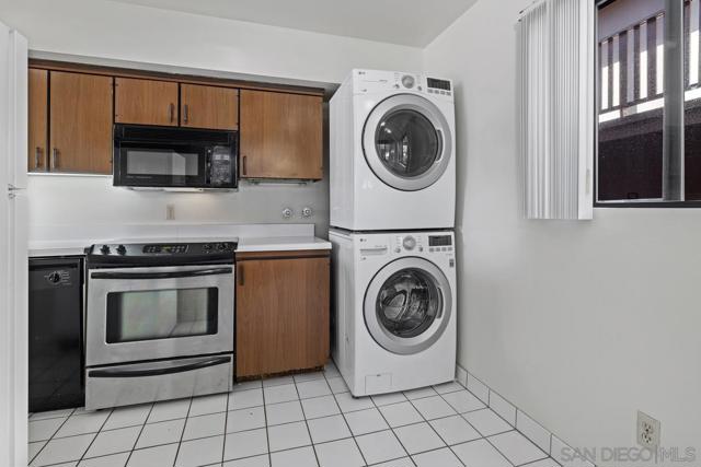 2600 TORRY PINES RD. #B27, La Jolla CA: https://media.crmls.org/mediaz/718481f3-9195-45ec-aa4b-47922c33e798.jpg