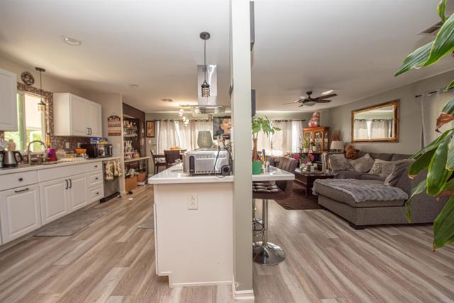 1010 Bobier Dr E, Vista CA: https://media.crmls.org/mediaz/718499cd-44b4-4fe9-adb0-fc52dfc583d8.jpg