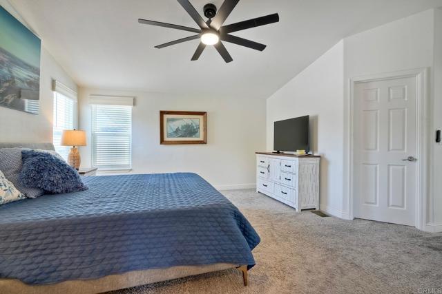 2280 E Valley Parkway, Escondido CA: https://media.crmls.org/mediaz/7185093c-3d91-443c-b75e-c0df29dd35dd.jpg