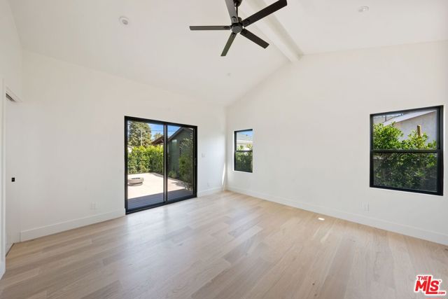 4718 Gaviota Avenue, Long Beach CA: https://media.crmls.org/mediaz/71854099-7524-41c7-9799-f396794425ac.jpg